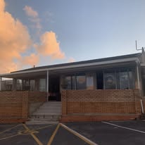 Front entrance of Orcas Beach Pub & Grill